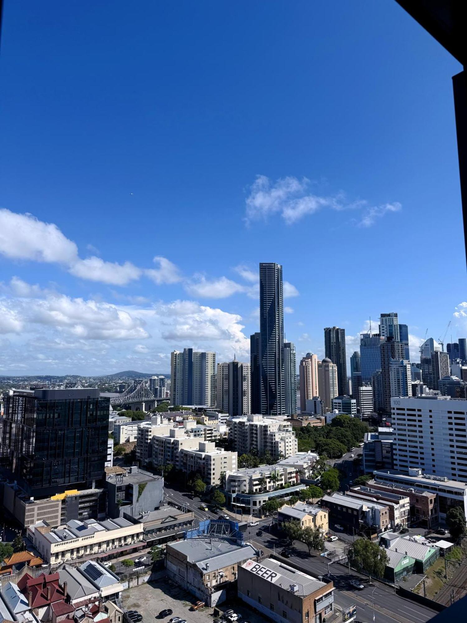 Skyline Serenity Luxury Apt With Free Parking Apartment Brisbane Exterior photo